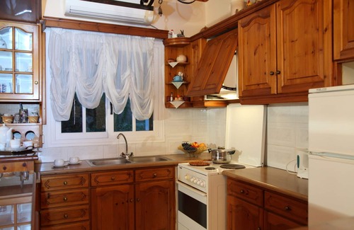 Asprogerakata Villa | Villa Karidia Deluxe villa with garden