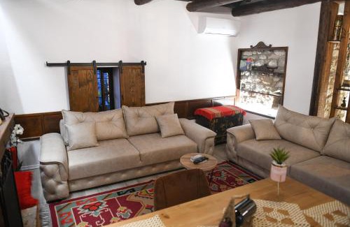 Berat Villa | Villa Kokoshi, an extraordinary experience.