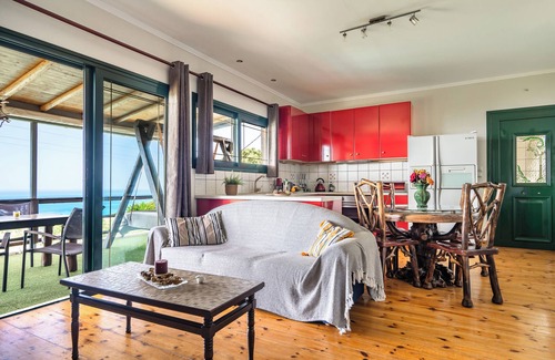 Ratzakli Villa | Villa 'Koutoupakia' with Sea View, Wi-Fi and Air Conditioning