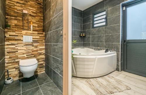 Saint-Andre Villa | Villa Léva - Piscine, famille & calme - Wiskeys