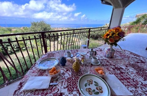 San Nicola l'Arena Villa | Villa La Terrazza Sul Mare, Suite with relaxation area, and hot tub