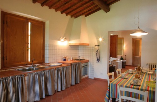 Toiano Villa | Villa "Le Ginestre" with swimming pool on Tuscan hills.
