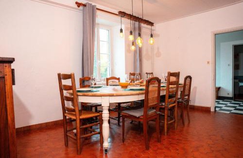 Thonac House | Villa 'Le Roc' pour 10, jardin et piscine