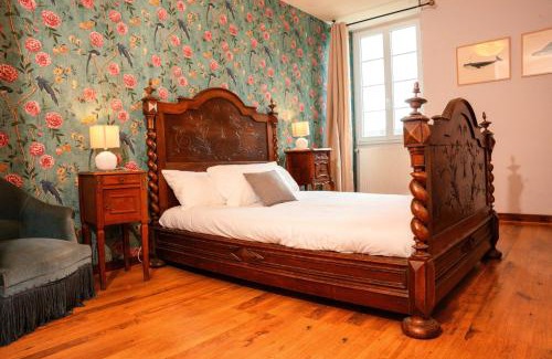 Thonac House | Villa 'Le Roc' pour 10, jardin et piscine