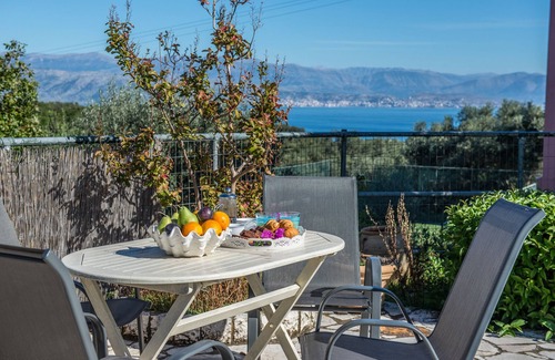 Petaleia Villa | Villa Lenio Perithia Loutses