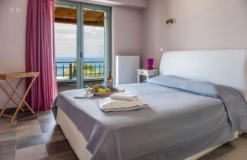 Chalcis Villa | Villa Leon