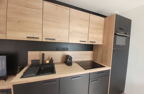Besse-sur-Issole Villa | Villa Les Palmiers Logement sur Besse sur Issole- 2 Lits 4 Voyageurs