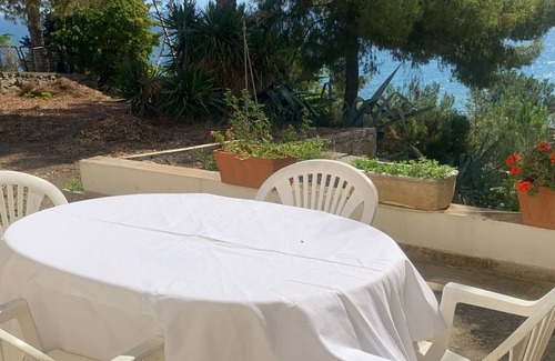 Mytilene Villa | Villa 'Lesvos 30 Meters To The Sea' with Sea View, Wi-Fi and Air Conditioning