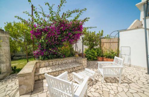 Melendugno Villa | Villa Lisa with huge Pool and Garden - Happy Rentals