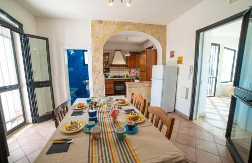 Melendugno Villa | Villa Lisa with huge Pool and Garden - Happy Rentals