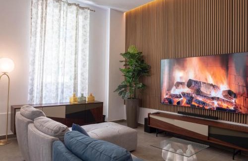 Tower Road Villa | Villa Luma With Heated Pool, Jacuzzi, Gym, Sauna and Cinema Room