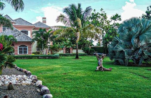 Mammee Bay Villa | Villa Luxury Mea Dor By Paradise Listing