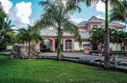 Mammee Bay Villa | Villa Luxury Mea Dor By Paradise Listing