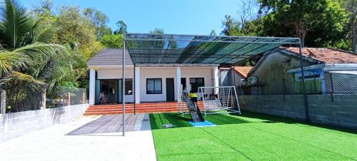 Ninh Hoa House | Villa mặt biển - bờ kè Đông Hải