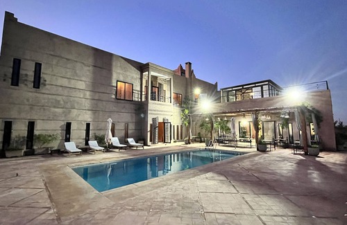 Oulad Hassoune Villa | Villa Malaa'ika for 20 people