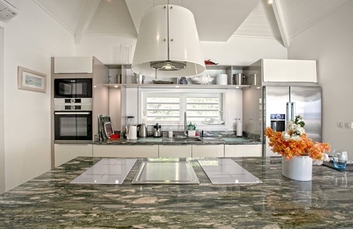Orient Bay House | VILLA MANGO 4 BDnEnjoy breathtaking view on Orient Bay and walk to the beach .