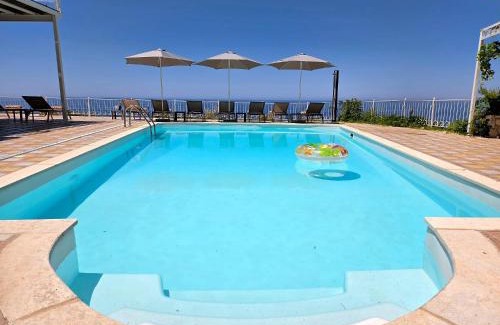 Agios Nikitas House | Villa Margaux Kathisma, Breathtaking VIEWS & Unforgettable SUNSETS - Minutes from Most Iconic BEACH