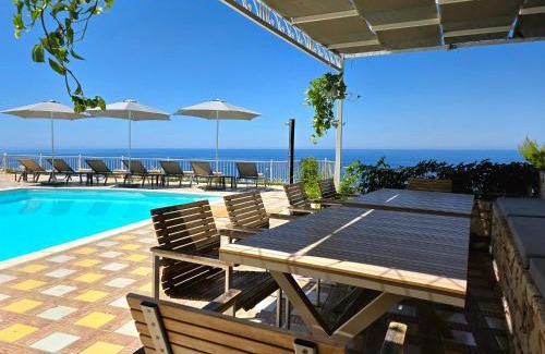 Agios Nikitas House | Villa Margaux Kathisma, Breathtaking VIEWS & Unforgettable SUNSETS - Minutes from Most Iconic BEACH