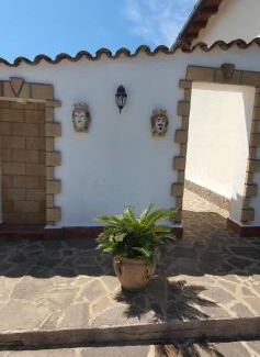 Trabia Apartment | VILLA MARIANNA CON PISCINA PRIVATA ampi spazi esterni e WIFI FREE