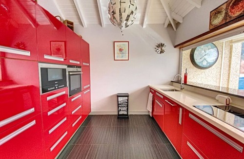 Nettle Bay Villa | Villa Marie, heated pool, beach, pontoon and jacuzzi, 3 bedrooms suite