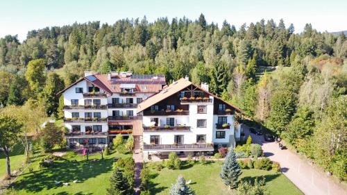 Rabka Bed & Breakfast | VILLA MEDICA - Ośrodek wypoczynkowy z basenem oraz pełnym wyżywieniem