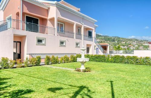 Canhas Villa | Villa Mendonça, a Home in Madeira