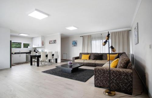 Caldas da Rainha Villa | Villa Mila Piscina e Jacuzzi