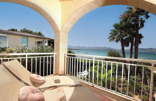 Alcudia House | Villa MIRA MAR, large vacation home with sea view, close to the beach, pool, Wifi, A/C