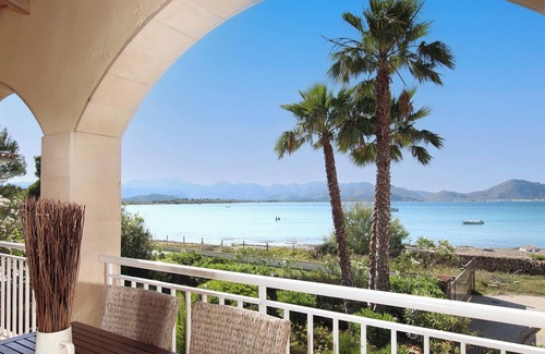 Alcudia House | Villa MIRA MAR, large vacation home with sea view, close to the beach, pool, Wifi, A/C