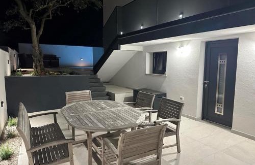 Crveni Vrh Villa | Villa Monte R+Luxury