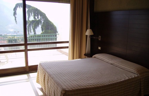 Cava de' Tirreni Villa | VIlla Montecaruso with pool and tennis