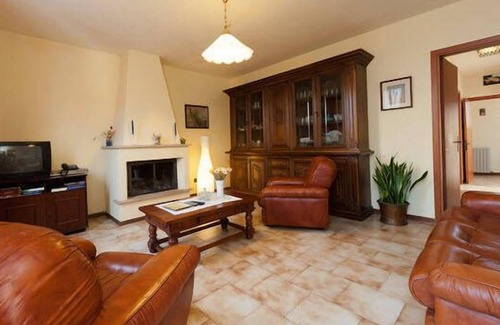 Montefegatesi Villa | Villa Monticello Holiday Home, Private Pool -Not Shared-, Heart of Tuscany