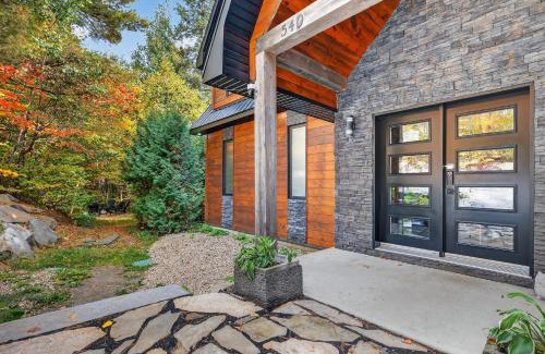 Saint Come Ski Chalet | Villa Nature Luxe Chalet Lake Access Private Spa
