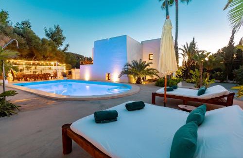 Can Furnet Villa | Villa near Ibiza Town sleeps 13