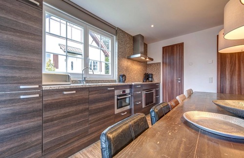 Kronenburg Villa | Villa near Reservoir with Fireplace