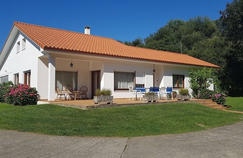 Camposeiras House | Villa near the beach, with pool, large garden and barbecue.