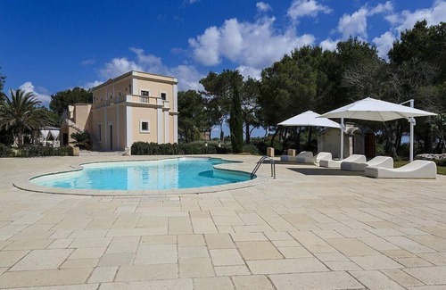 Nardo Villa | Villa Neva: A splendid and luminous two-story historical villa built on a hillside, surrounded by meadows and woods, with Free WI-FI.