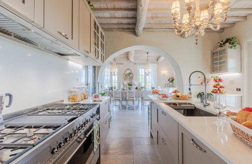 Valgiano Villa | Villa Noa, Romantic 8 bedroom Luxury Farmhouse with Private Pool on the Lucca Hills