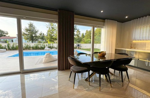 Bibici Villa | Villa Nobel for 6 adults with private 40 m2 heated pool, outside bar & movie theatre