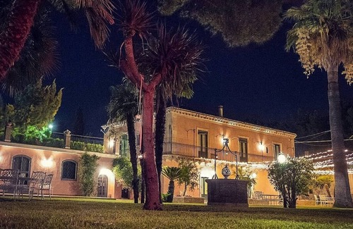 Gravina di Catania Villa | Villa Nobiliare Parco e Vigneto, a 15 Min. Catania, 20 Min. Etna,30 Min.taormina
