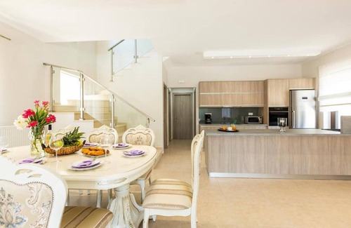 Almyrida Villa | Villa Noboa Sea View Spacious And Cozy 5bd