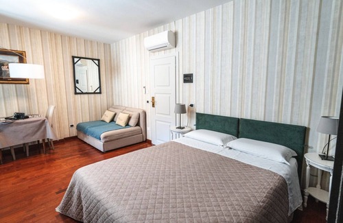 Ravenna House | Villa Noctis