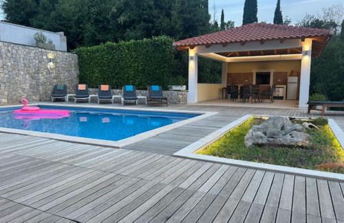Popovici Villa | Villa Oasis Cypress