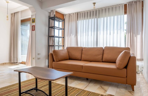 Bogazkent House | Villa Olinda-Triplex with huge private Garden