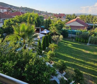 Mbrostar-Urë Villa | Villa Olive Tree