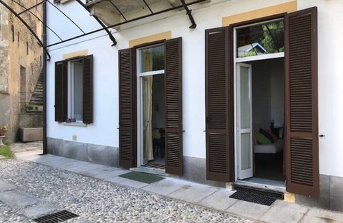 Nebbiuno Apartment | Villa Ombrosa, comfortable apartment on the ground floor