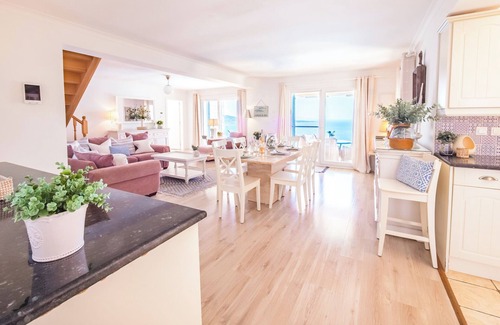 Petaleia Villa | Villa Orlaya – an idyllic retreat above the stunning bays of Koulora and Kalami.