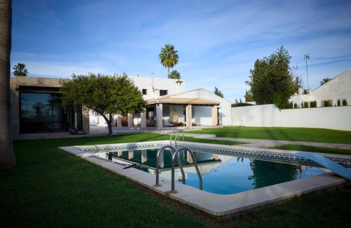 Sanlucar la Mayor Villa | Villa Paraíso, luxury and relaxation 15 minutes from Seville.