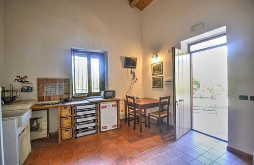 Mirto House | Villa Pascal A: A characteristic and welcoming independent house surrounded by meadows and by green hills, with Free WI-FI.