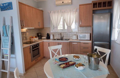 Perigiali Villa | Villa Pasithea - breathtaking seaviews, infinity pool, privacy, close to beach